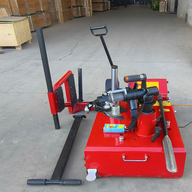 便攜式扒胎機(jī)拆裝22.5輪胎時(shí)固定不穩(wěn)固的危害